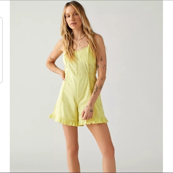 NWOT Urban Outfitters Yellow Romper - Picture 1 of 8